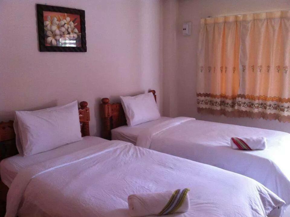 Hotel Gongaew Mansion à Ubon Ratchathani Extérieur photo